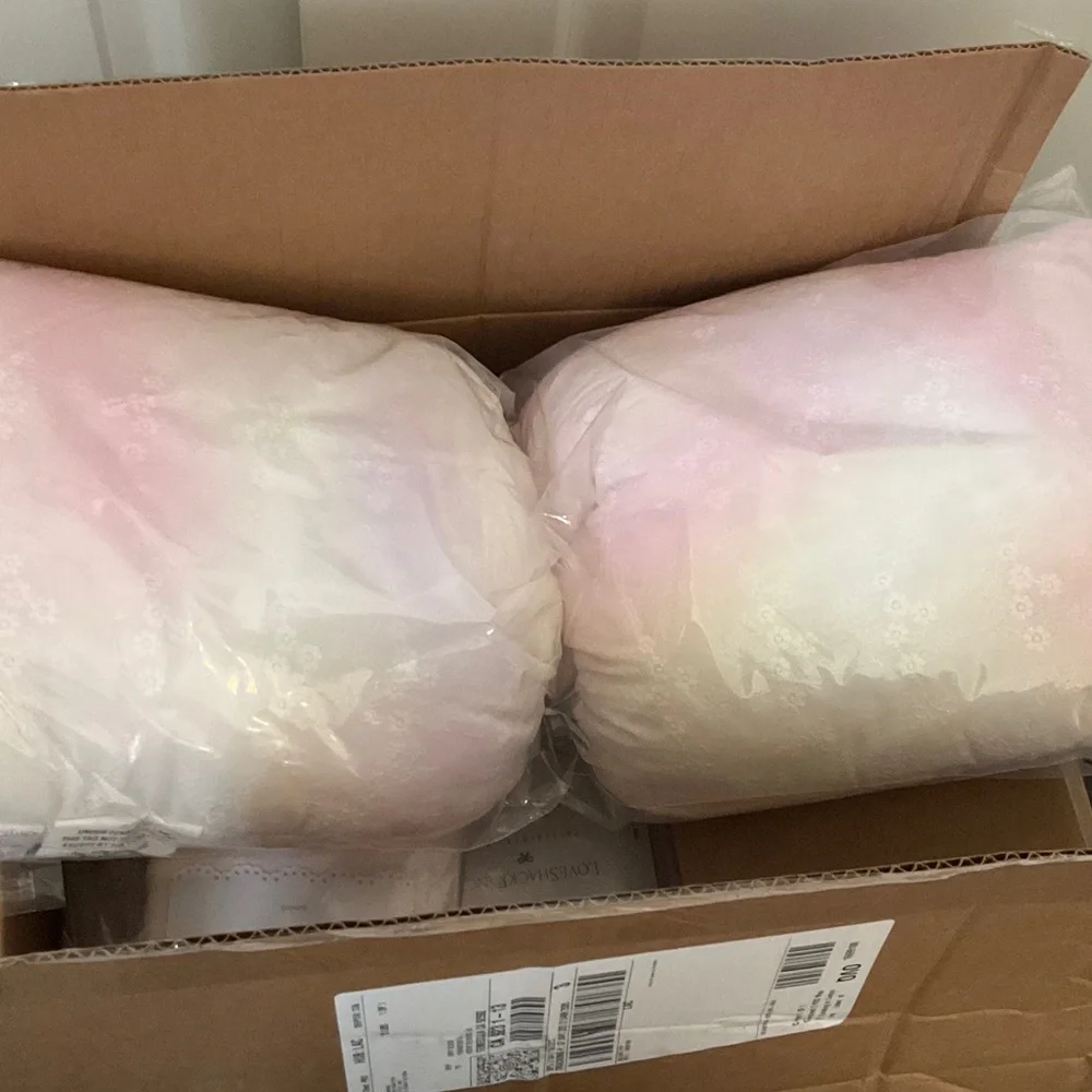 Pottery Barn LoveShack Full Comforter, brand new